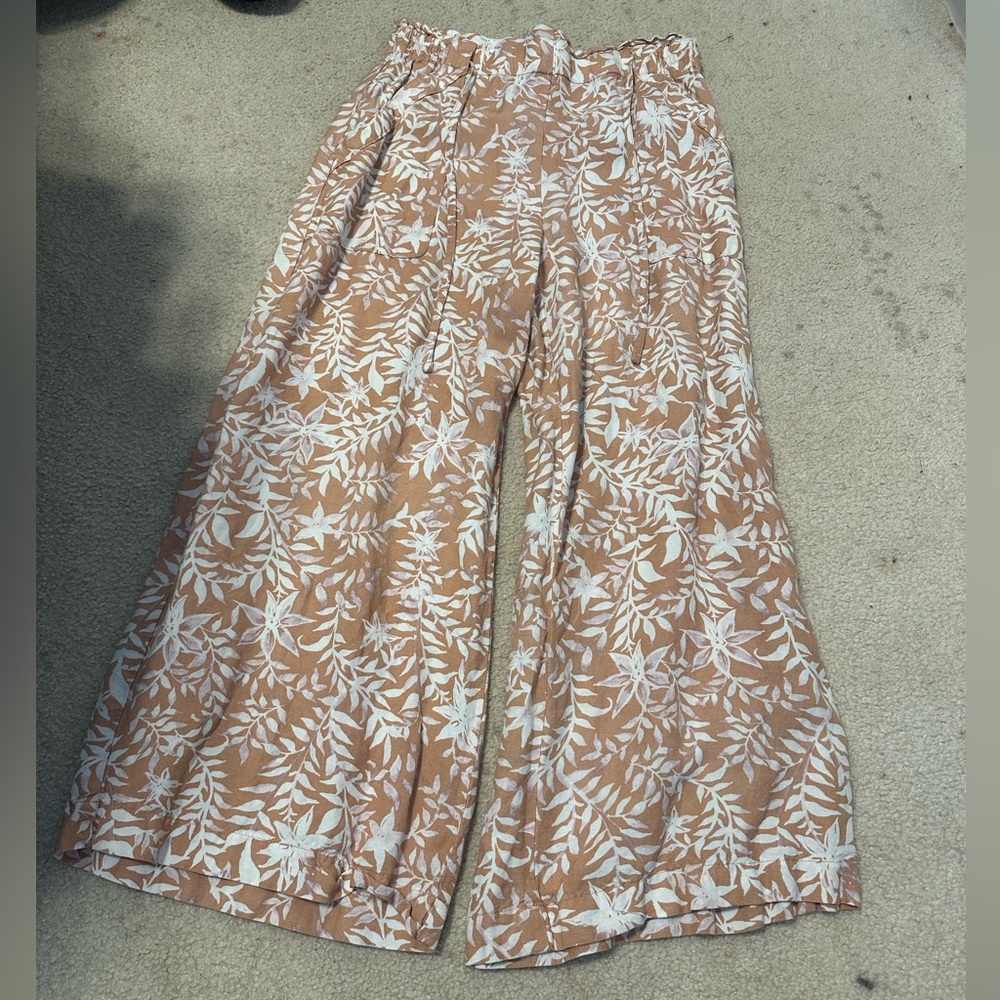 LOFT Beige and White Floral Patterned Pants